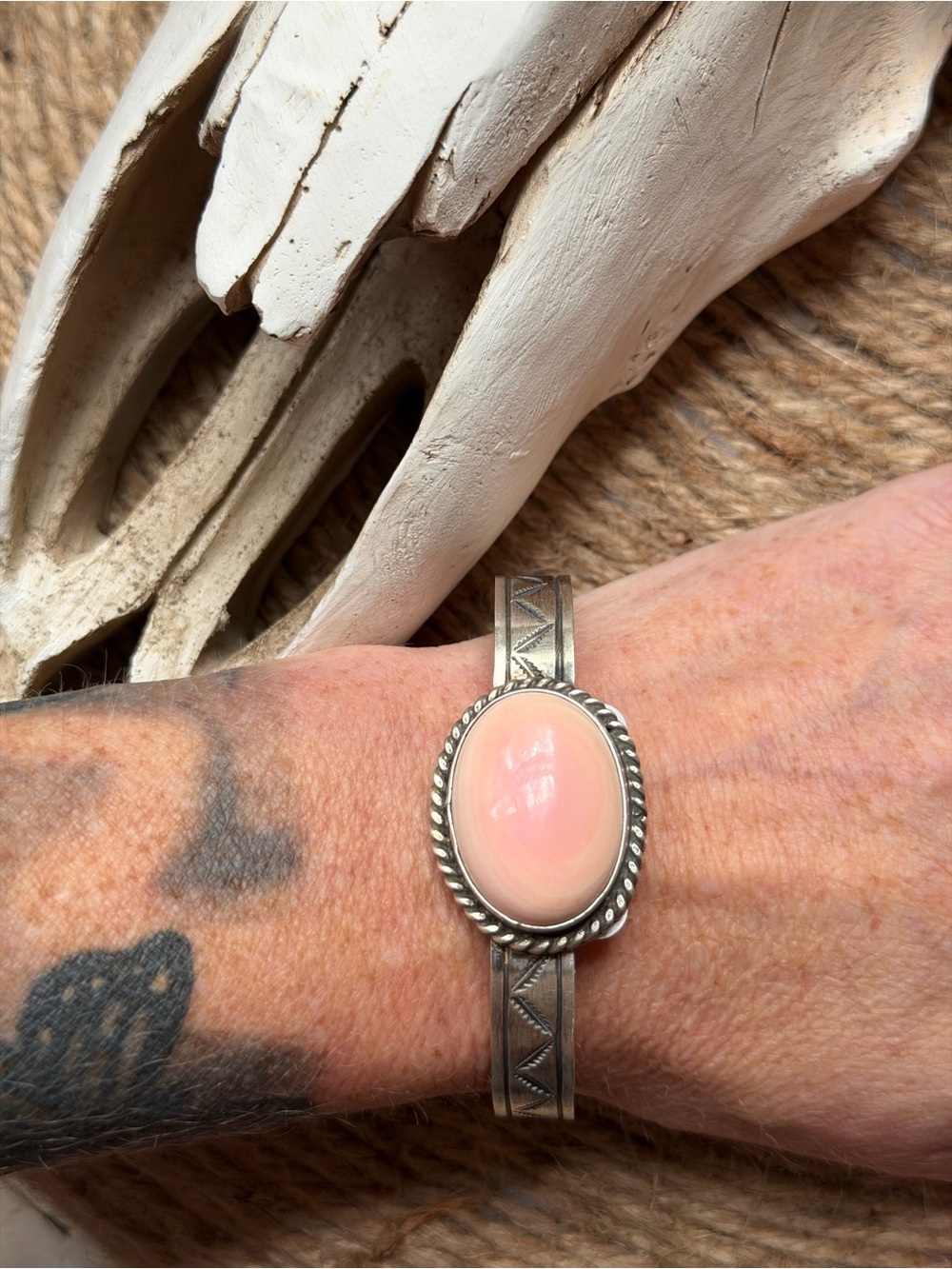 Sterling Silver Pink Conch Cabochon Cuff Bracelet - Picture 6 of 9